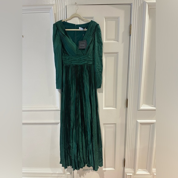 Mac Duggal NWT Pleated Long Sleeve V-Neck Gown Size 8 emerald green Satin Puff - Picture 4 of 7